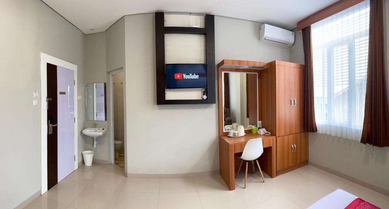 Oyo 2816 Privato Suite Kembaran Εξωτερικό φωτογραφία