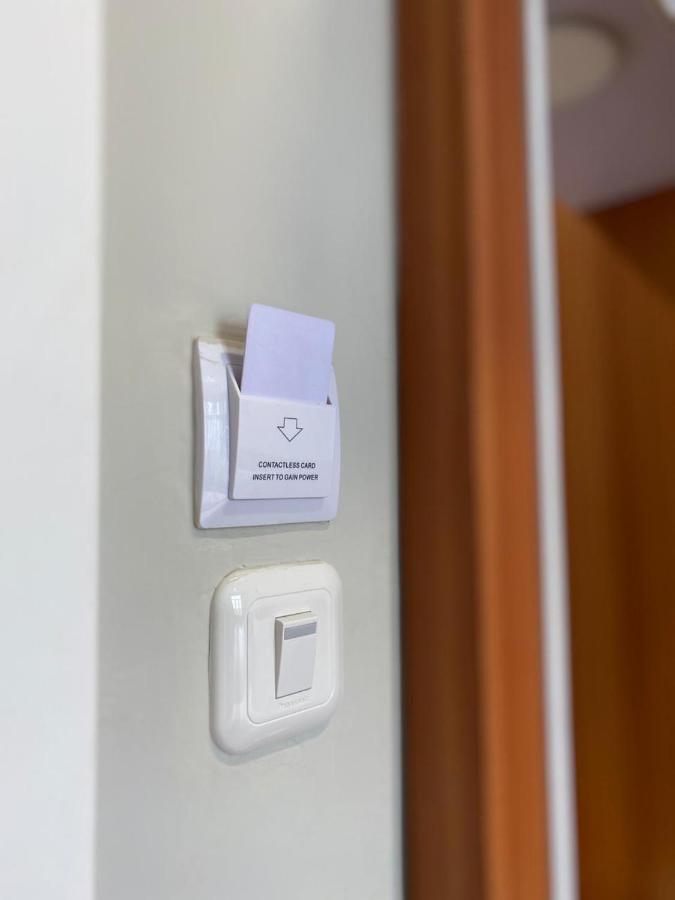 Oyo 2816 Privato Suite Kembaran Εξωτερικό φωτογραφία